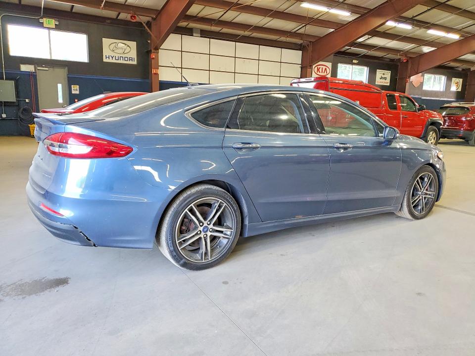 56486266 :رقم المزاد ، 3FA6P0SU4KR212849 vin ، 2019 Ford Fusion مزاد بيع
