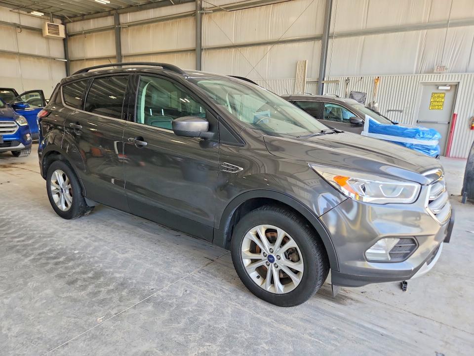 2017 Ford Escape მანქანა იყიდება აუქციონზე, vin: 1FMCU9GD4HUE40947, აუქციონის ნომერი: 55370376