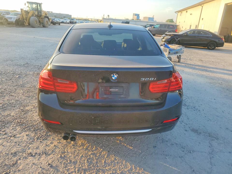 56445806 :رقم المزاد ، WBA3A5G54DNP21839 vin ، 2013 Bmw 328 مزاد بيع