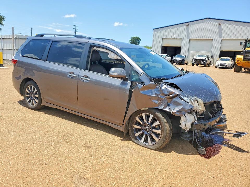 Продажа на аукционе авто 2018 Toyota Sienna, vin: 5TDYZ3DC5JS931106, номер лота: 57911636