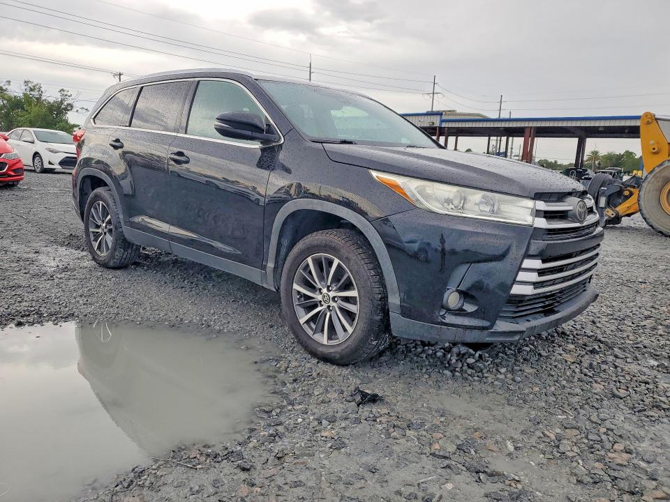 Продажа на аукционе авто 2019 Toyota Highlander, vin: 5TDKZRFH8KS573194, номер лота: 59219356
