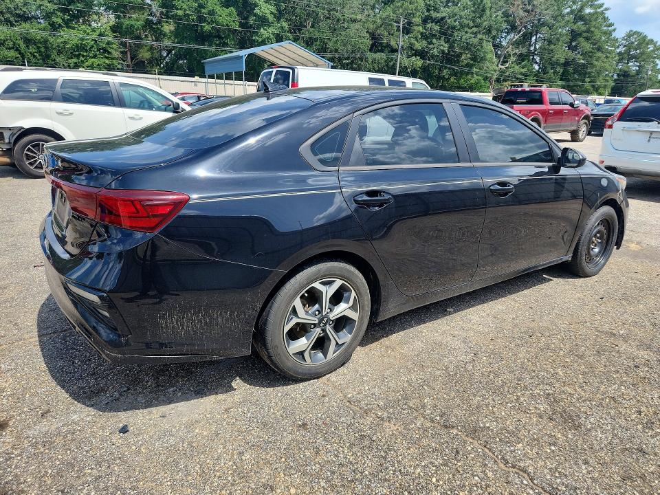 2021 Kia Forte მანქანა იყიდება აუქციონზე, vin: 3KPF24AD6ME389284, აუქციონის ნომერი: 55445856