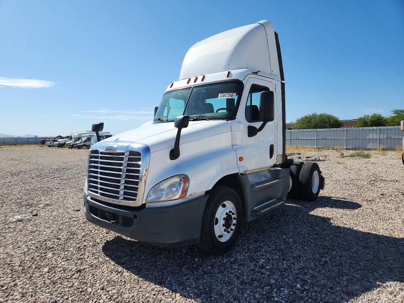 Продаж на аукціоні авто 2016 Freightliner Cascadia 125, vin: 1FUBGEDV4GLHC5754, номер лоту: 53847346