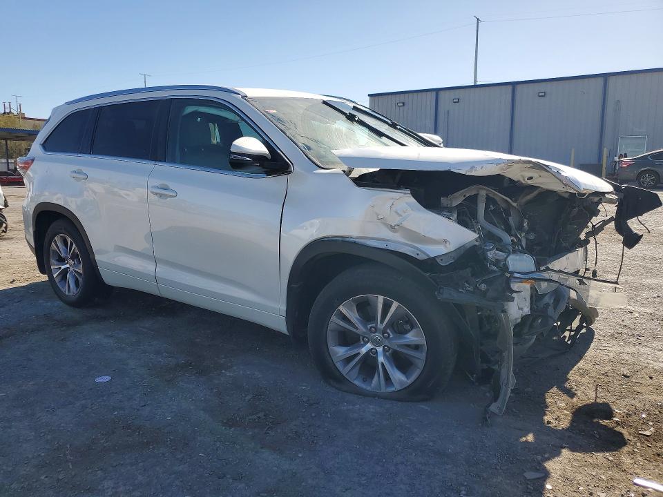 55792336 :رقم المزاد ، 5TDJKRFH8FS216670 vin ، 2015 Toyota Highlander مزاد بيع