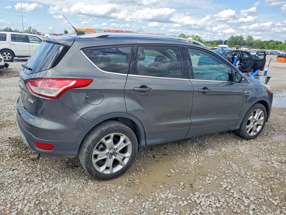 2016 Ford Escape მანქანა იყიდება აუქციონზე, vin: 1FMCU9J9XGUA36604, აუქციონის ნომერი: 57913046