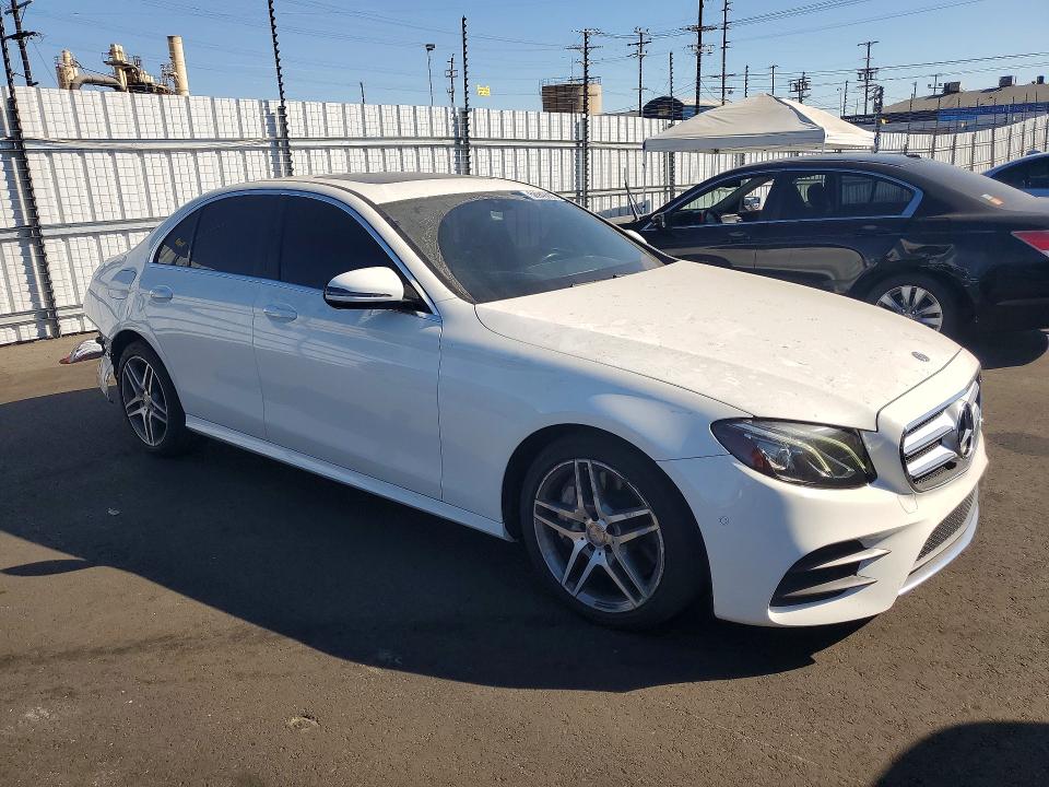 58949936 :رقم المزاد ، WDDZF4JB3JA457593 vin ، 2018 Mercedes-benz E مزاد بيع