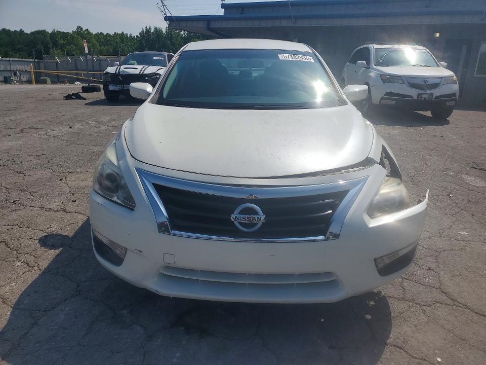 2015 Nissan Altima მანქანა იყიდება აუქციონზე, vin: 1N4AL3AP3FC114595, აუქციონის ნომერი: 57382936