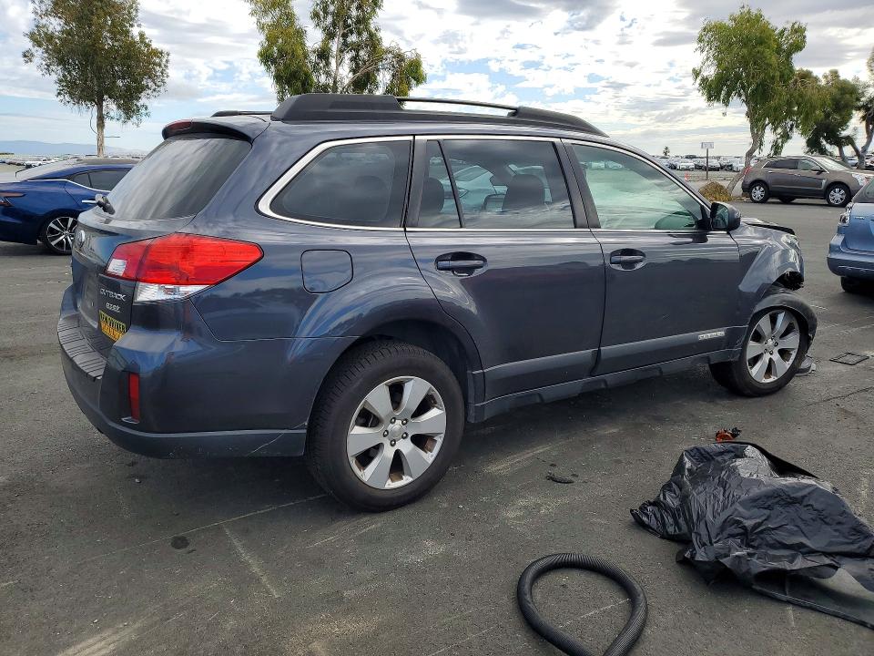 58837896 :رقم المزاد ، 4S4BRBAC4C3303168 vin ، 2012 Subaru Outback مزاد بيع