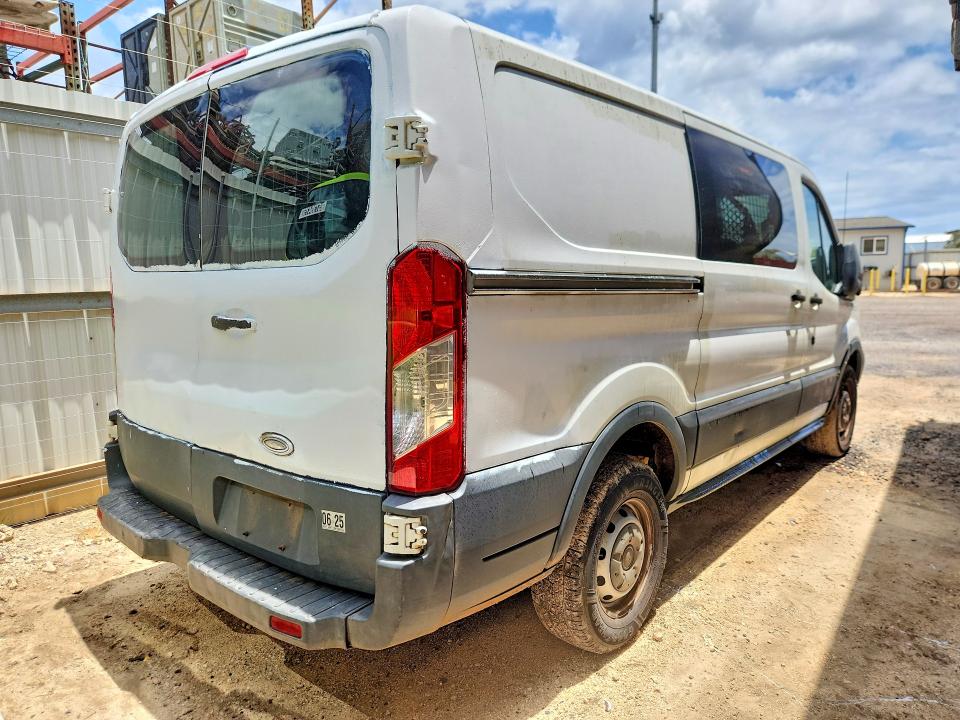 56568586 :رقم المزاد ، 1FTNR1YMXFKA12324 vin ، 2015 Ford Transit مزاد بيع