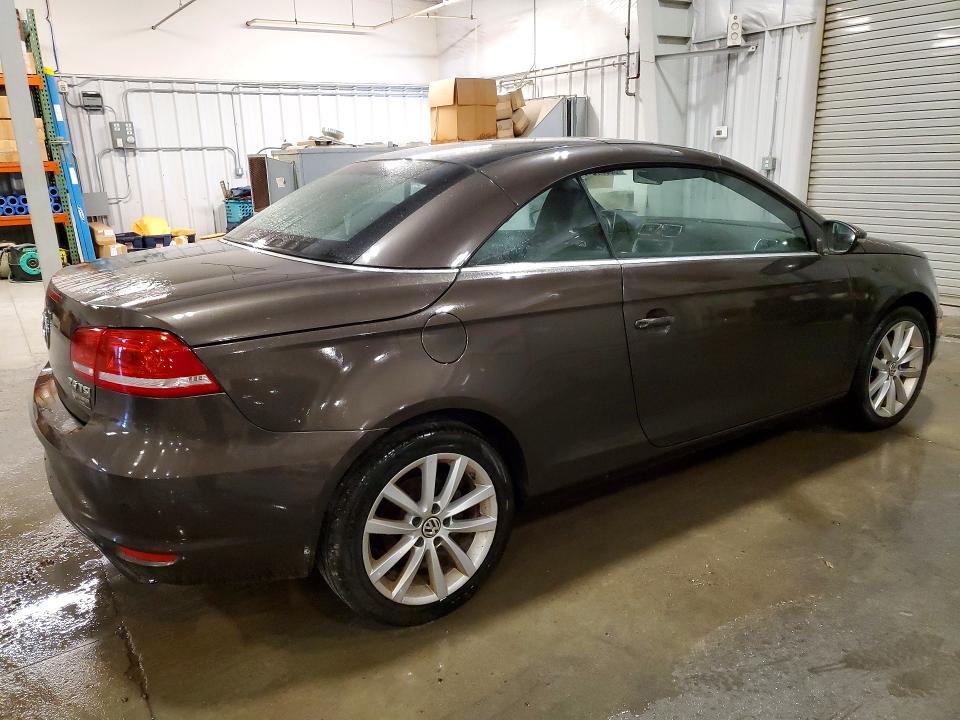 56887216 :رقم المزاد ، WVWBW8AH1DV008028 vin ، 2023 Volkswagen Eos مزاد بيع