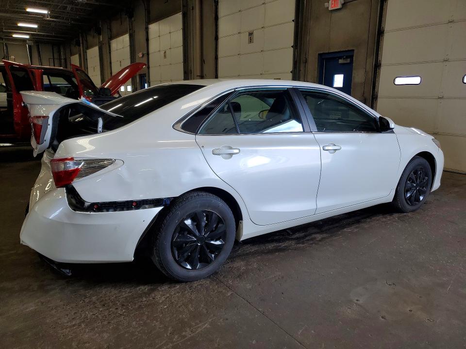 85602845 :رقم المزاد ، 4T1BF1FK5GU130425 vin ، 2016 Toyota Camry مزاد بيع