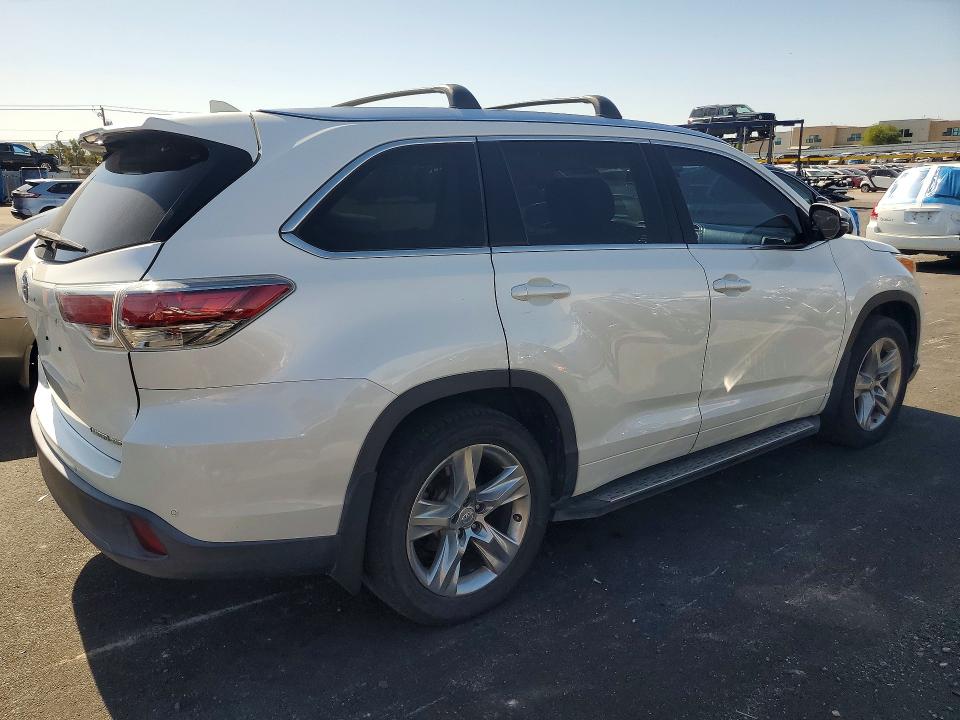 59139886 :رقم المزاد ، 5TDDKRFH9FS078599 vin ، 2015 Toyota Highlander مزاد بيع