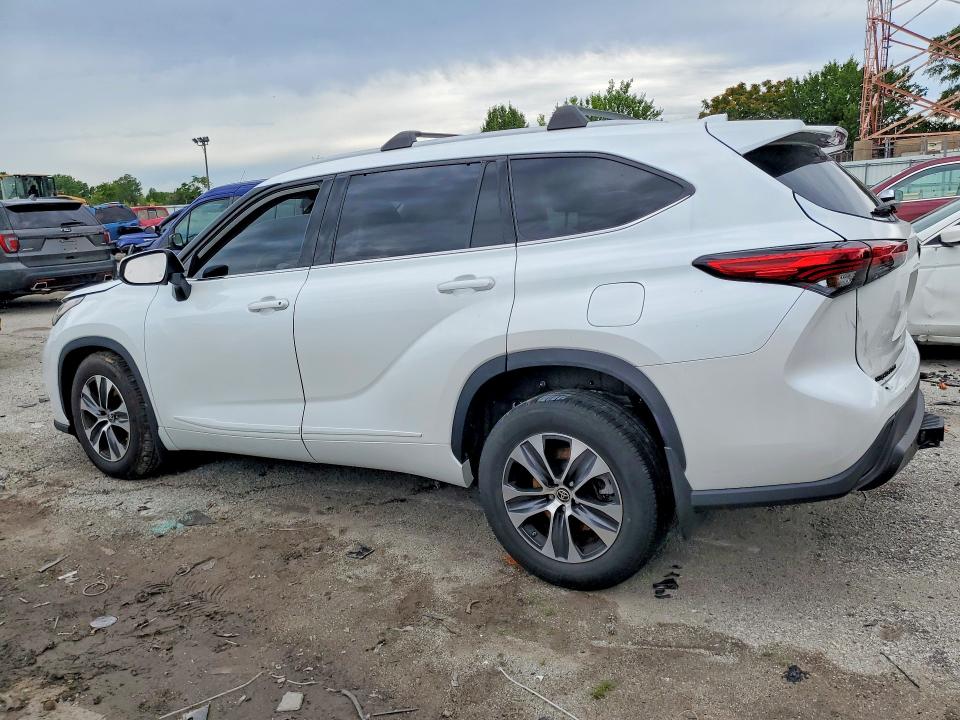 58531646 :رقم المزاد ، 5TDGZRBH7NS248679 vin ، 2022 Toyota Highlander مزاد بيع