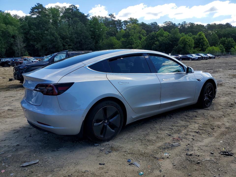 57352346 :رقم المزاد ، 5YJ3E1EA9JF095361 vin ، 2018 Tesla Model 3 مزاد بيع
