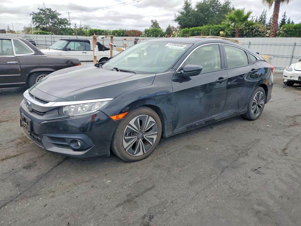 57265056 :رقم المزاد ، JHMFC1F77JX043706 vin ، 2018 Honda Civic مزاد بيع