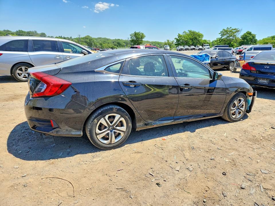 55656426 :رقم المزاد ، 2HGFC2F56JH521366 vin ، 2018 Honda Civic مزاد بيع