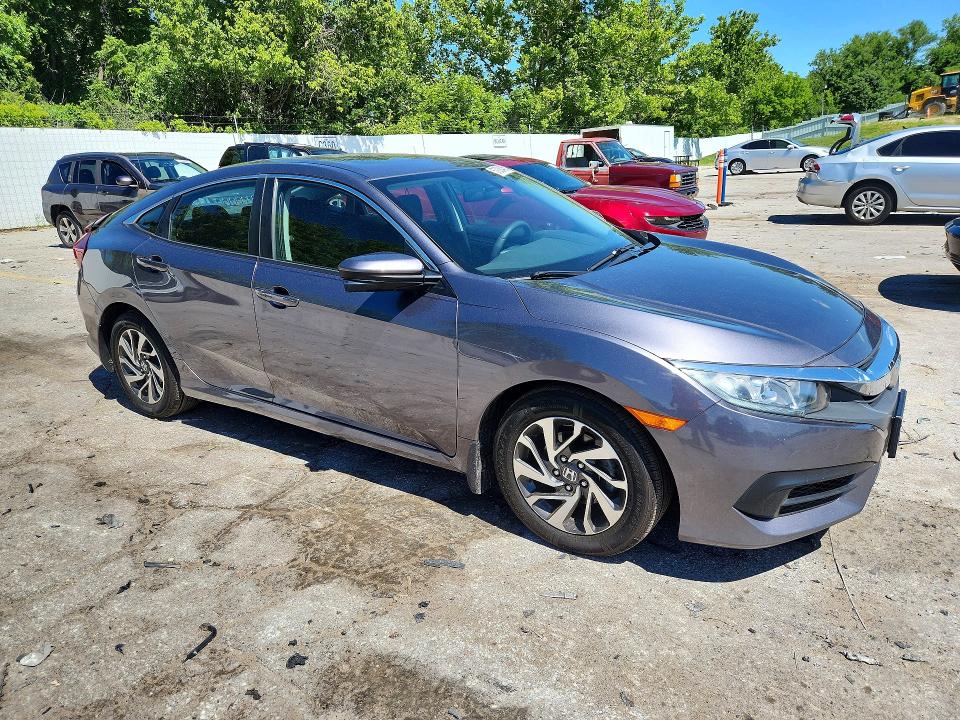 Продажа на аукционе авто 2018 Honda Civic, vin: 19XFC2F73JE039336, номер лота: 57238486