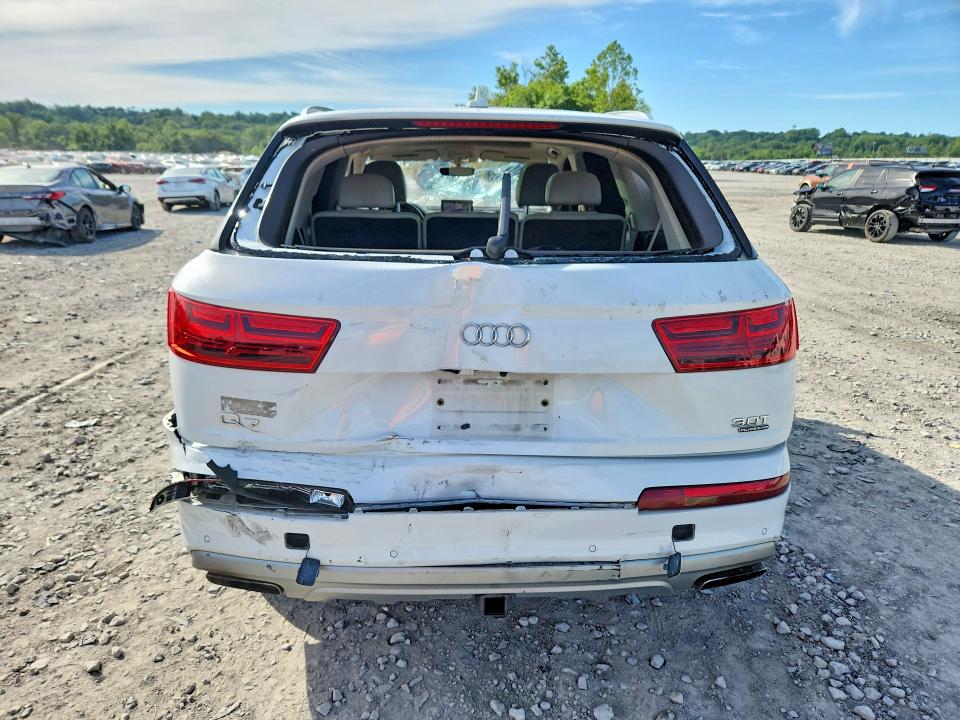 2017 Audi Q7 მანქანა იყიდება აუქციონზე, vin: WA1LAAF76HD005156, აუქციონის ნომერი: 57311316