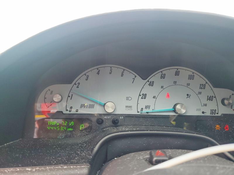 55753706 :رقم المزاد ، 1FAHP60A12Y115789 vin ، 2002 Ford Thunderbird مزاد بيع
