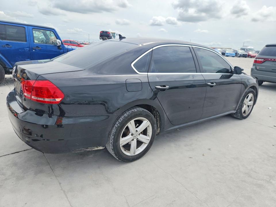 54558476 :رقم المزاد ، 1VWBH7A32DC132679 vin ، 2013 Volkswagen Passat مزاد بيع