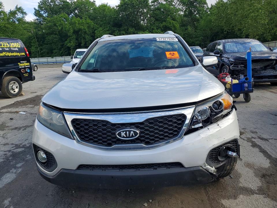 2013 Kia Sorento მანქანა იყიდება აუქციონზე, vin: 5XYKTCA64DG343057, აუქციონის ნომერი: 57327636