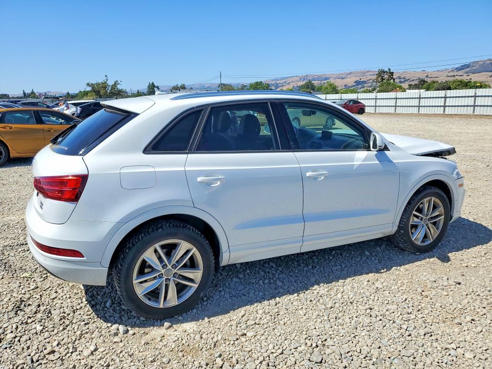2017 Audi Q3 მანქანა იყიდება აუქციონზე, vin: WA1ECCFS0HR007622, აუქციონის ნომერი: 55560586