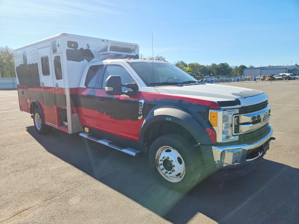 56371306 :رقم المزاد ، 1FD0X5HT2HED73073 vin ، 2017 Ford F550 مزاد بيع