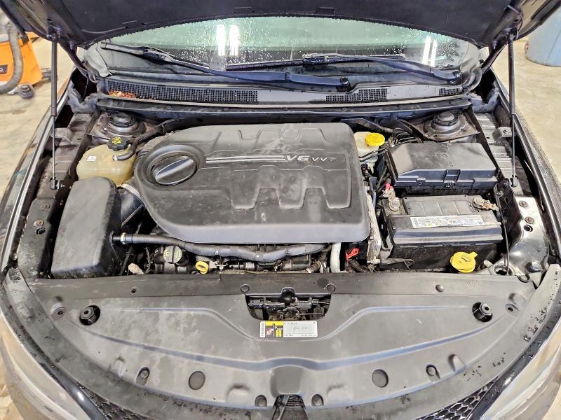 55838626 :رقم المزاد ، 1C3CCCBG6FN605138 vin ، 2015 Chrysler 200 مزاد بيع