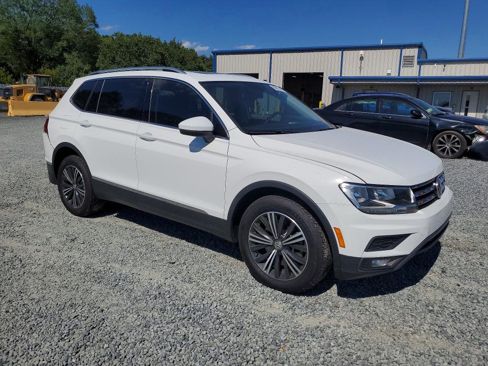 58015116 :رقم المزاد ، 3VV3B7AX2JM023209 vin ، 2018 Volkswagen Tiguan مزاد بيع