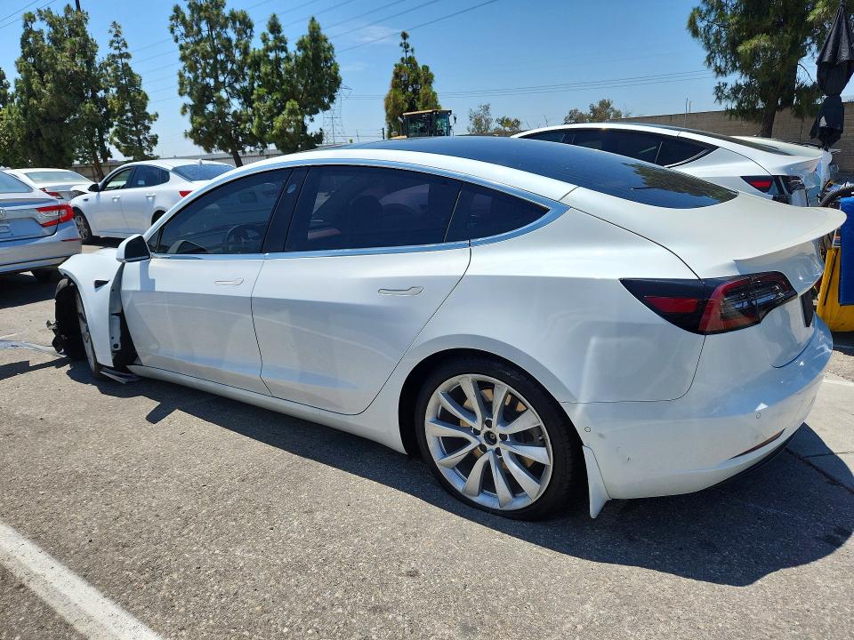 58314706 :رقم المزاد ، 5YJ3E1EB5LF651189 vin ، 2020 Tesla Model 3 مزاد بيع