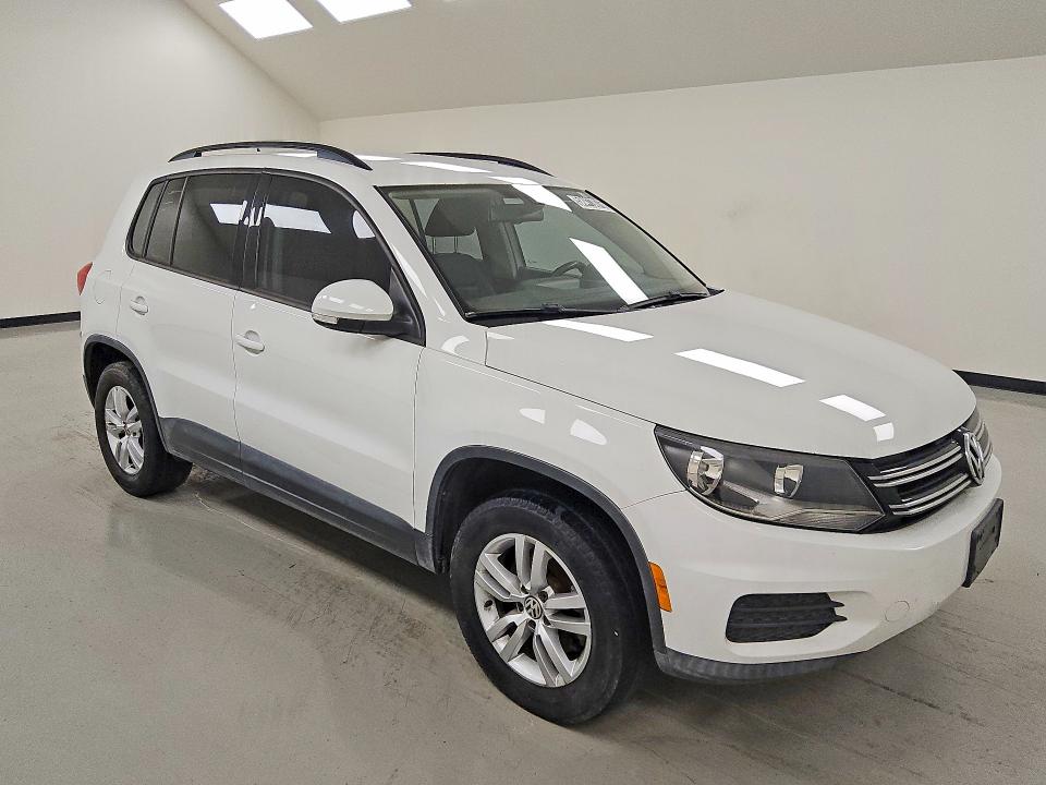 2016 Volkswagen Tiguan მანქანა იყიდება აუქციონზე, vin: WVGAV7AX4GW534714, აუქციონის ნომერი: 58413076