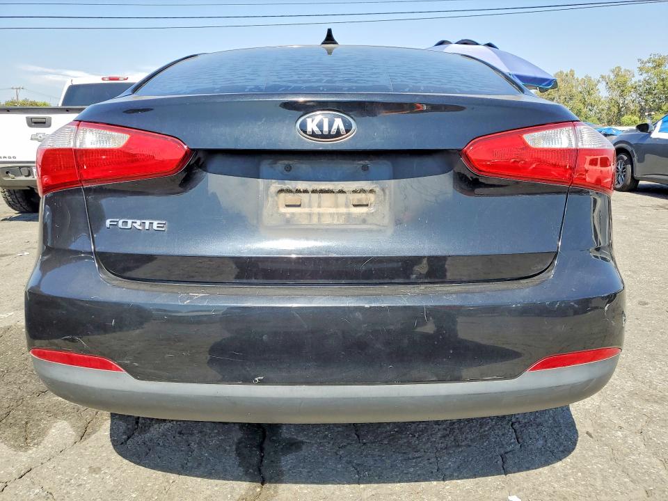 2015 Kia Forte მანქანა იყიდება აუქციონზე, vin: KNAFX4A6XF5422110, აუქციონის ნომერი: 58484876