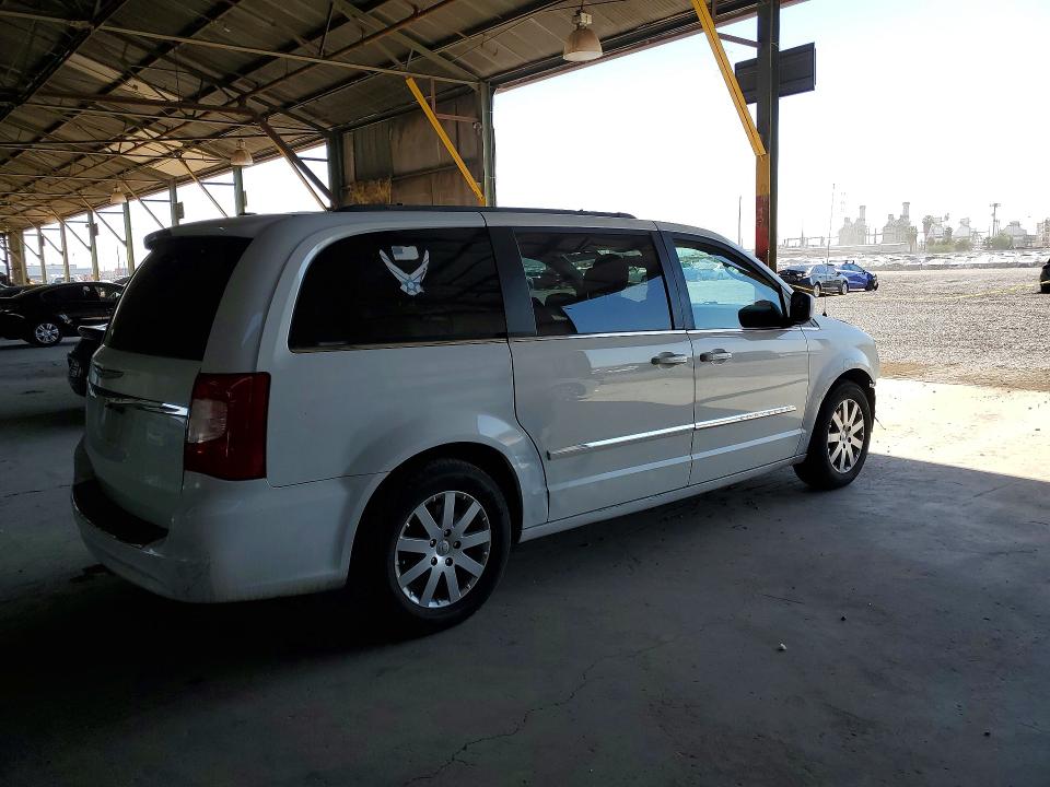 2015 Chrysler Town & Country მანქანა იყიდება აუქციონზე, vin: 2C4RC1BG5FR588216, აუქციონის ნომერი: 57433016