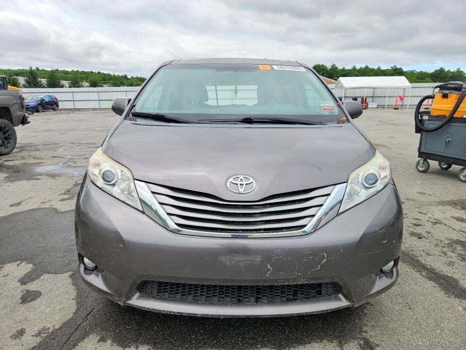 58311096 :رقم المزاد ، 5TDYK3DC7FS683484 vin ، 2015 Toyota Sienna مزاد بيع