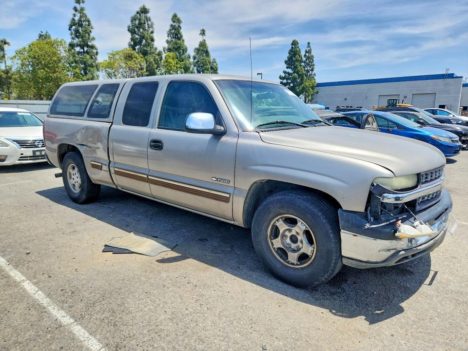 56074846 :رقم المزاد ، 2GCEC19T321398263 vin ، 2002 Chevrolet Silverado مزاد بيع