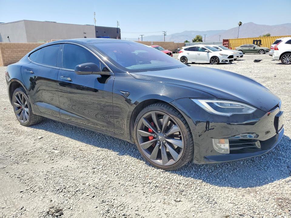 57350606 :رقم المزاد ، 5YJSA1E44HF227552 vin ، 2017 Tesla Model S مزاد بيع