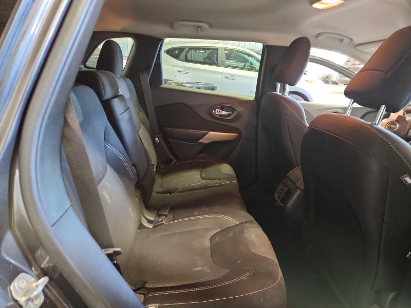58246646 :رقم المزاد ، 1C4PJMCSXHW636093 vin ، 2017 Jeep Cherokee مزاد بيع