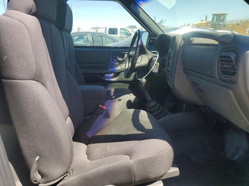 56632746 :رقم المزاد ، 1GTCS14HX38215727 vin ، 2003 Gmc Sonoma مزاد بيع