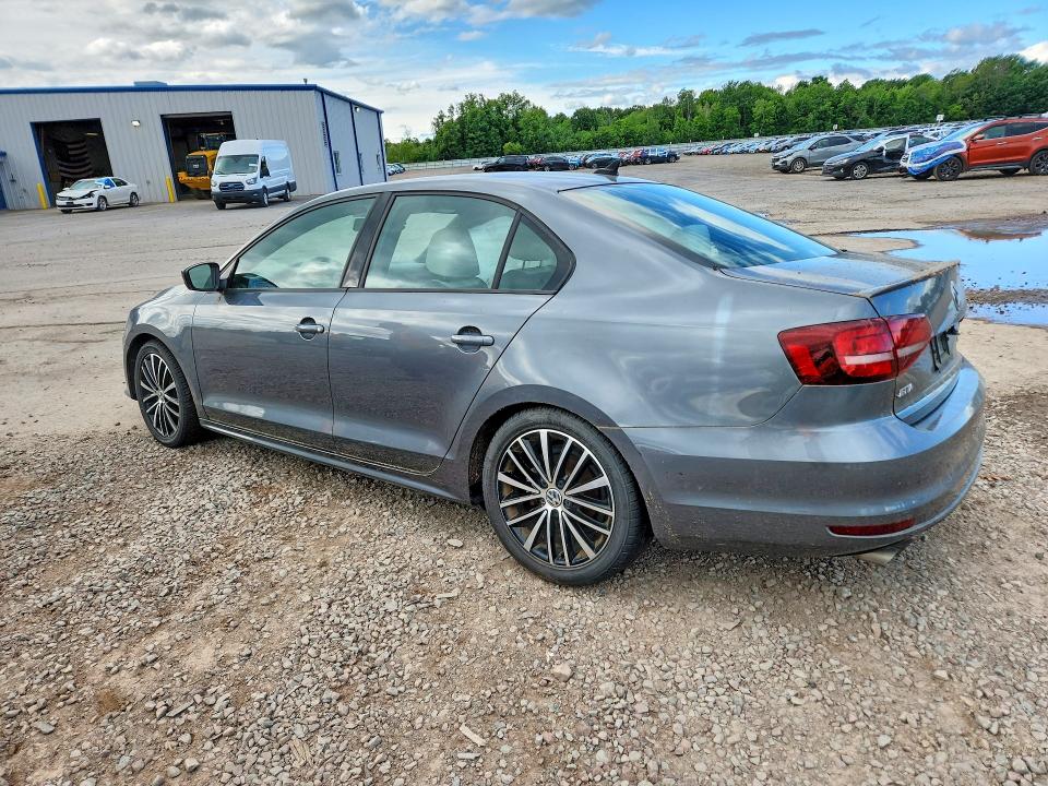 57624426 :رقم المزاد ، 3VWD17AJ0HM388710 vin ، 2017 Volkswagen Jetta مزاد بيع