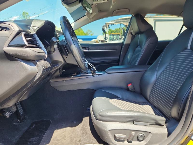 56989246 :رقم المزاد ، 4T1G11AK6MU549049 vin ، 2021 Toyota Camry مزاد بيع
