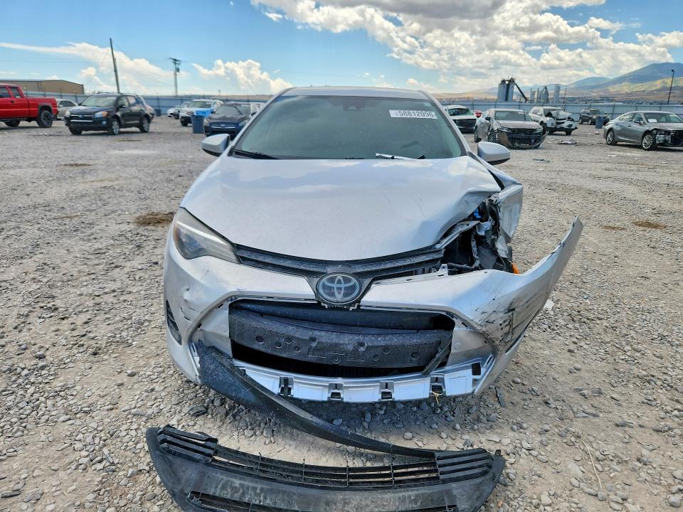 58812096 :رقم المزاد ، 2T1BURHE5HC760525 vin ، 2017 Toyota Corolla مزاد بيع