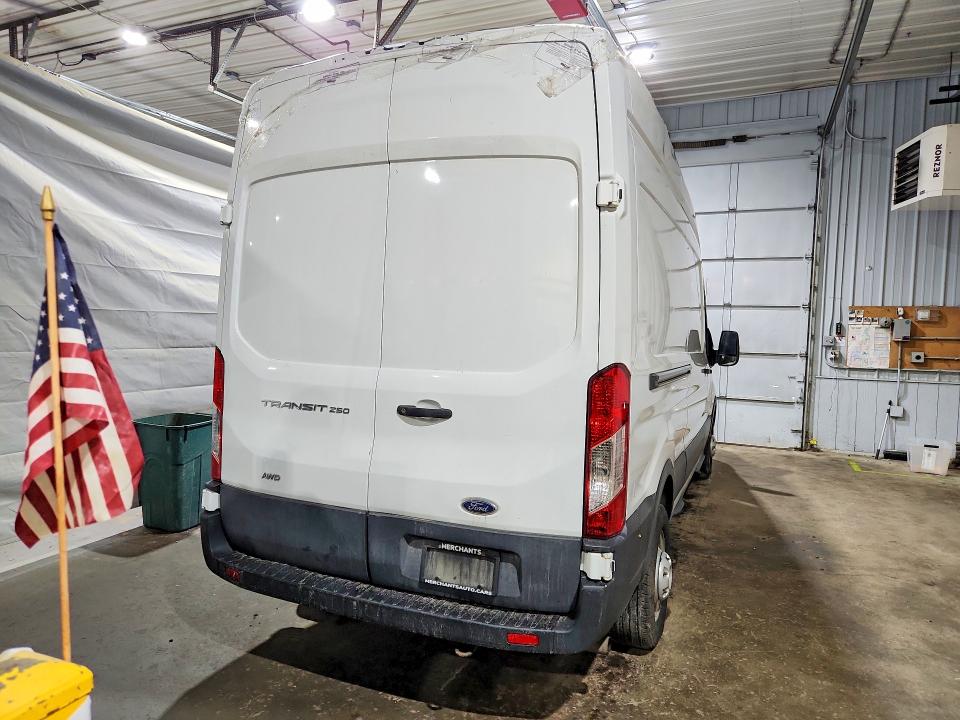 56417386 :رقم المزاد ، 1FTBR2X85NKA68201 vin ، 2022 Ford Transit مزاد بيع