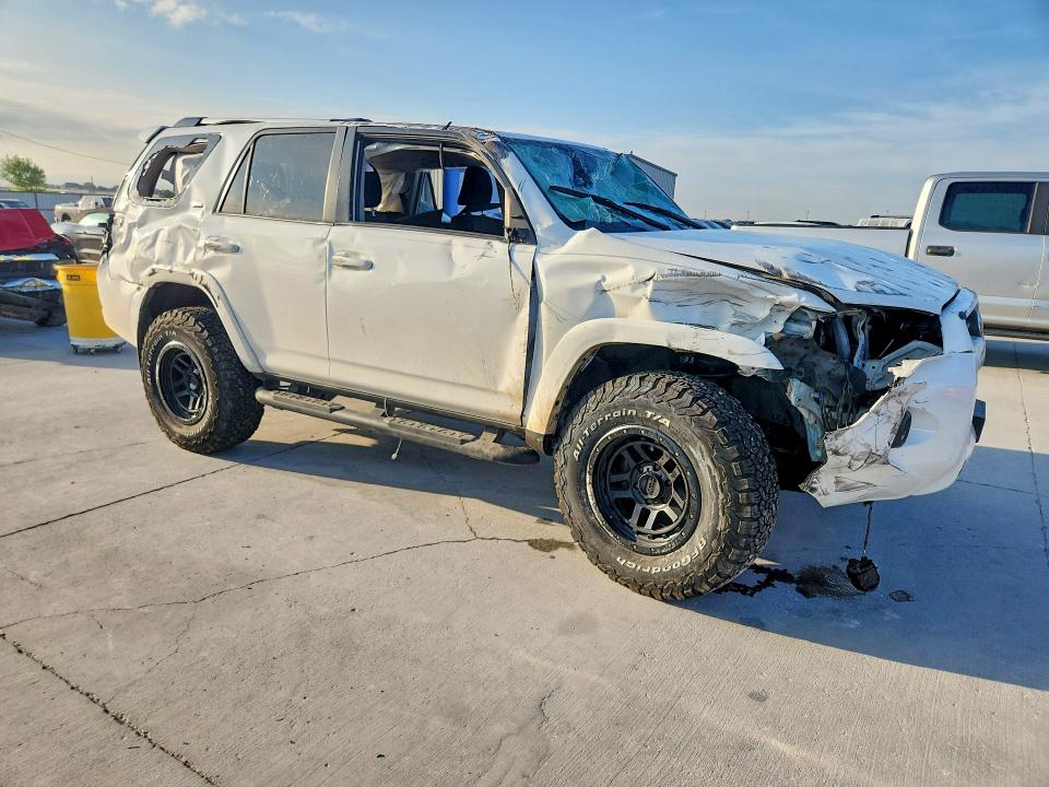 55951836 :رقم المزاد ، JTEEU5JRXP5285240 vin ، 2023 Toyota 4runner مزاد بيع