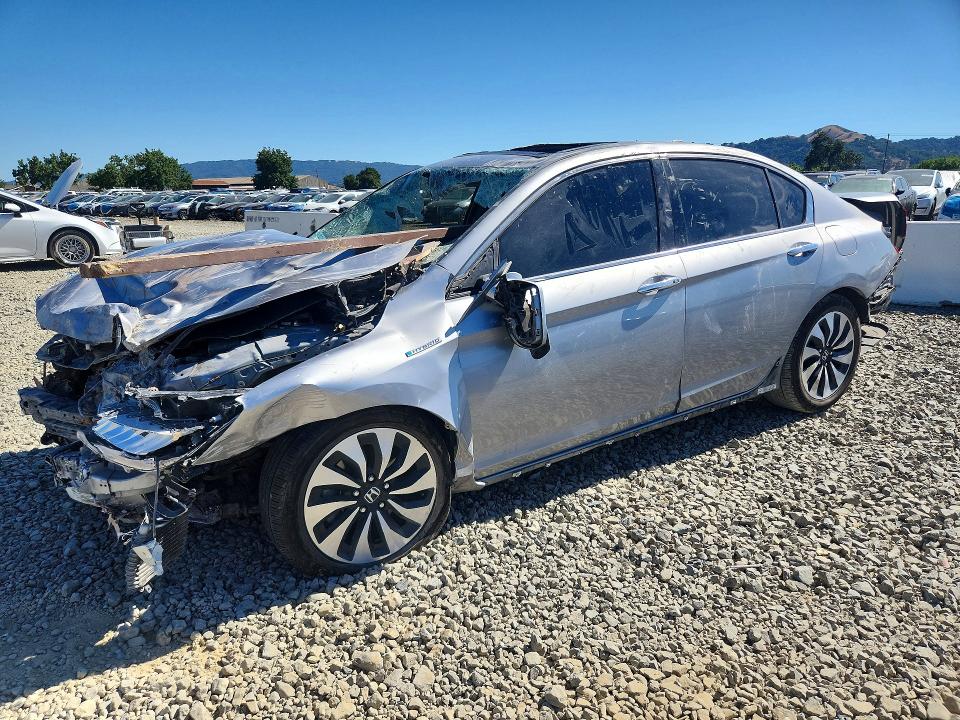 Auction sale of the 2017 Honda Accord, vin: JHMCR6F72HC010693, lot number: 57551906