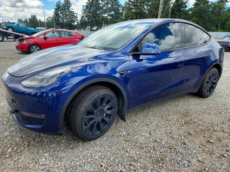Auction sale of the 2022 Tesla Model Y, vin: 7SAYGDEE2NF548183, lot number: 57007216