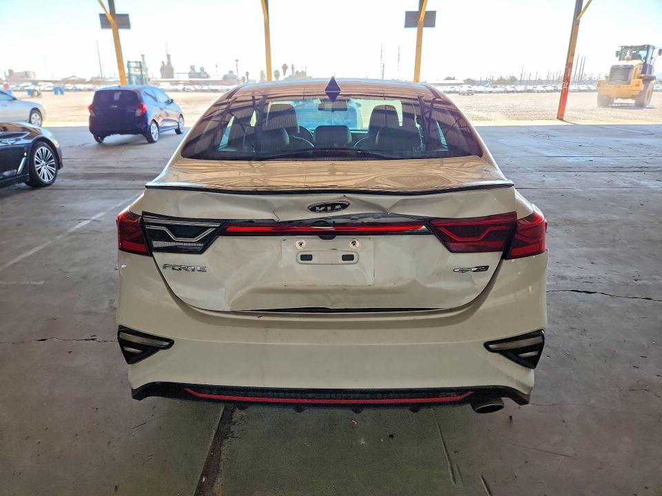 2021 Kia Forte მანქანა იყიდება აუქციონზე, vin: 3KPF34AD4ME353588, აუქციონის ნომერი: 56963816