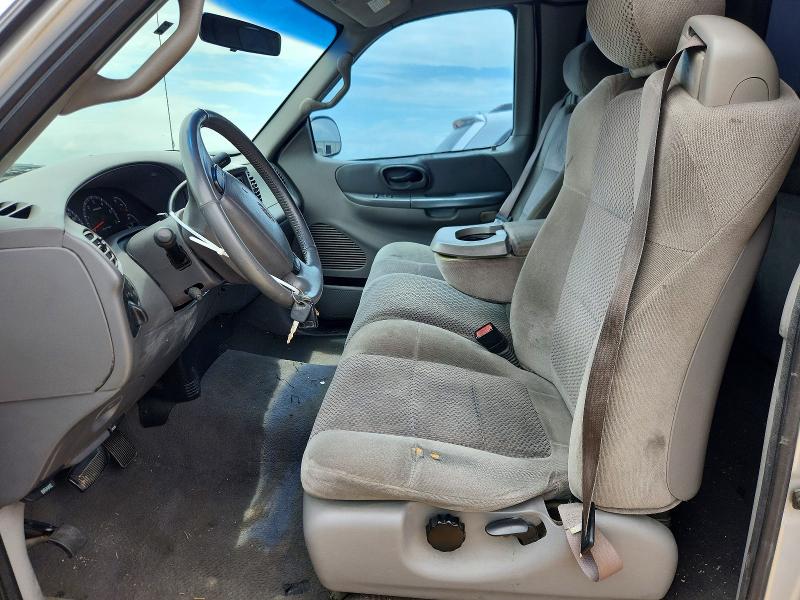 54520966 :رقم المزاد ، 1FTRX17W61KC65708 vin ، 2001 Ford F150 مزاد بيع