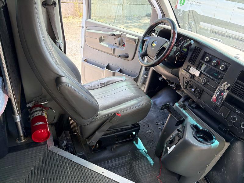 58174516 :رقم المزاد ، 1GB6G5BG3F1139205 vin ، 2015 Chevrolet Express G4500 مزاد بيع