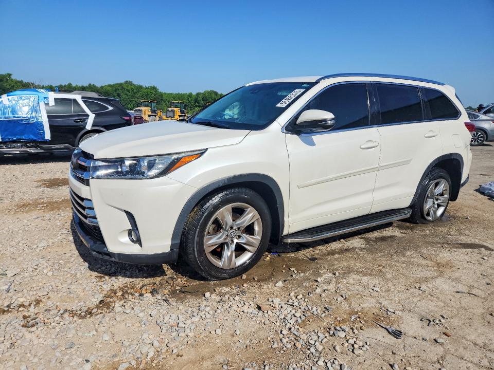 2017 Toyota Highlander მანქანა იყიდება აუქციონზე, vin: 5TDDZRFH3HS456141, აუქციონის ნომერი: 58456376