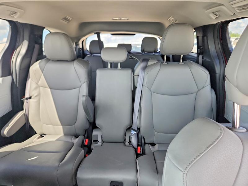 Продажа на аукционе авто 2025 Toyota Sienna, vin: 5TDYRKEC8SS285442, номер лота: 57308076